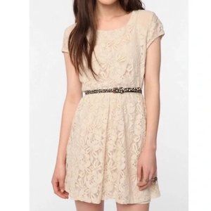 Anthropologie Lace Mini Dress – Cream Romantic Cottagecore (Size M)